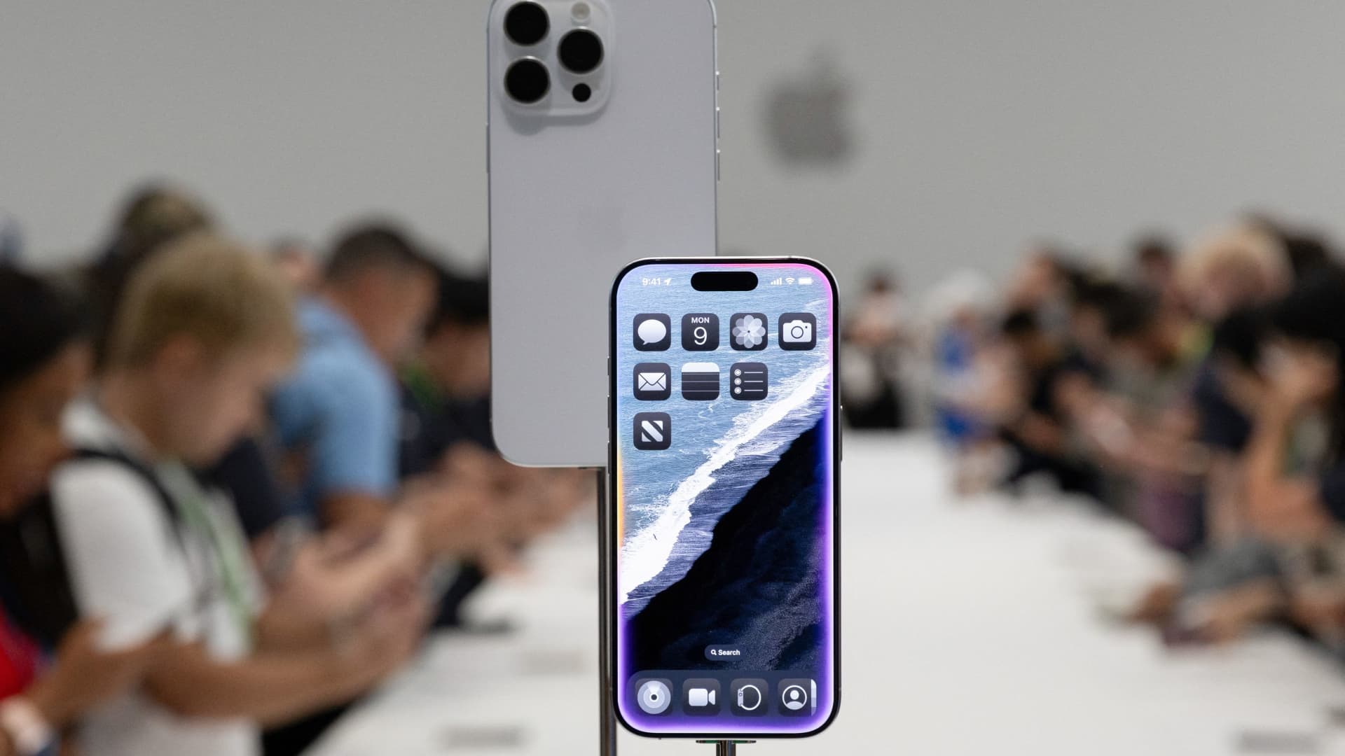 Apple podría caer a 200 dólares por preocupaciones sobre el iPhone y ahí es cuando hay que comprar: Morgan Stanley