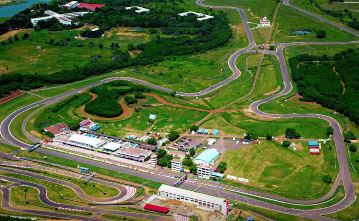 El ex campeón de Fórmula 1 Mika Hakkinen inaugura el primer circuito de karts certificado por la CIK en la India cerca de Chennai