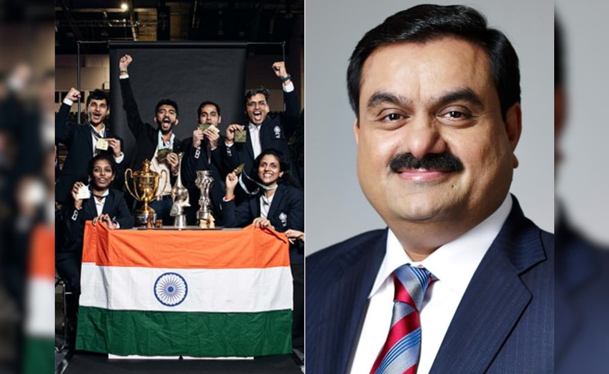 Gautam Adani saluda a la India tras conseguir un doblete de oro en la Olimpiada de Ajedrez de 2024