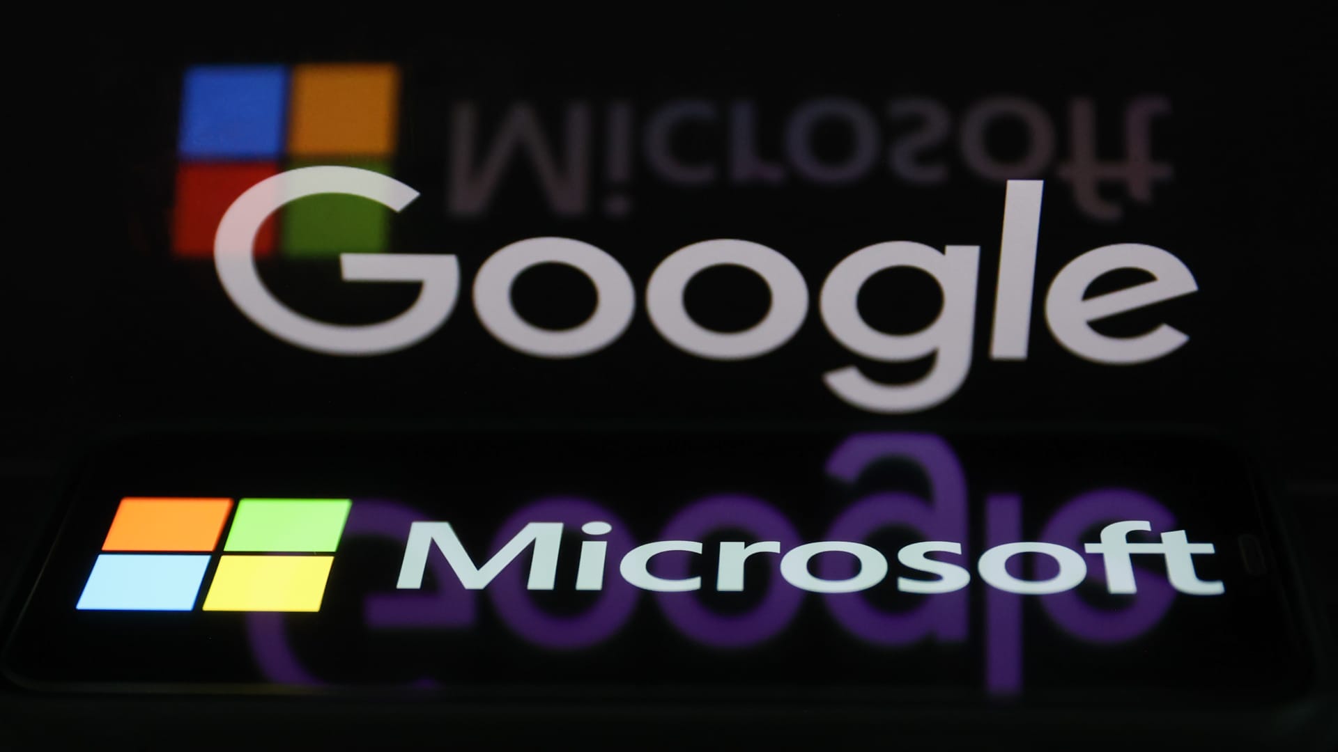 Google presenta una denuncia antimonopolio ante la UE acusando a Microsoft de sofocar la competencia en la nube