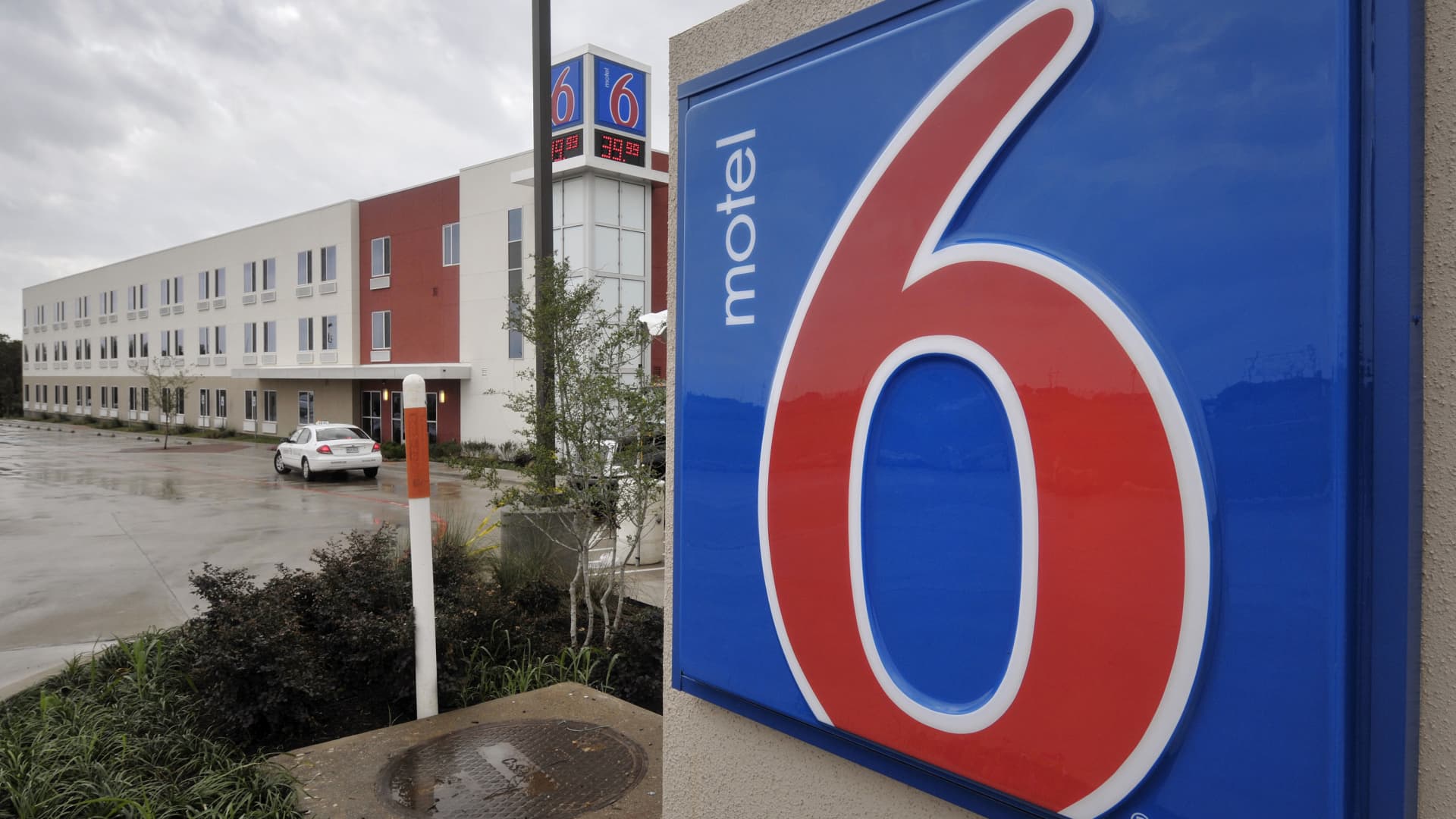 Motel 6 se vende al operador hotelero indio Oyo por 525 millones de dólares