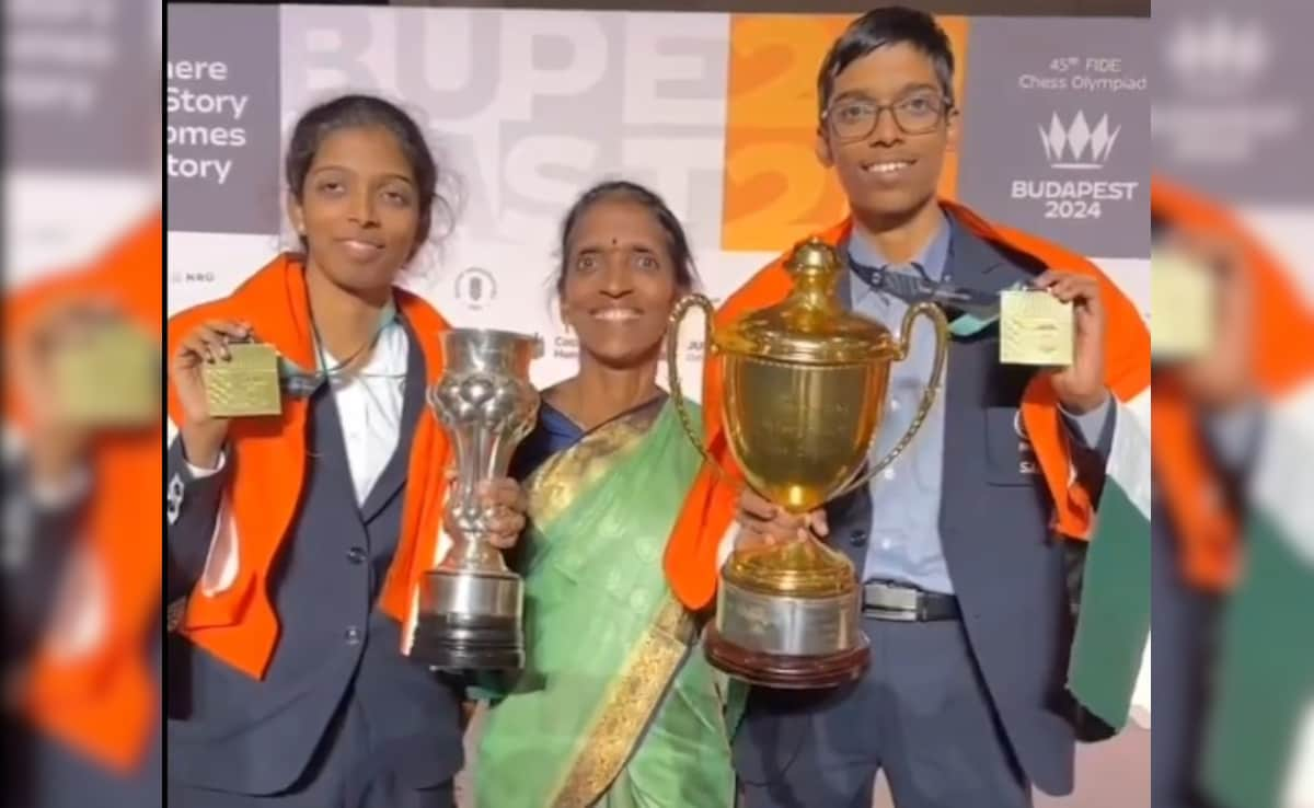 "Una madre orgullosa de verdad": la foto de la hermana de R Praggnanandhaa se volvió viral después del doble oro de la India en la Olimpiada de Ajedrez