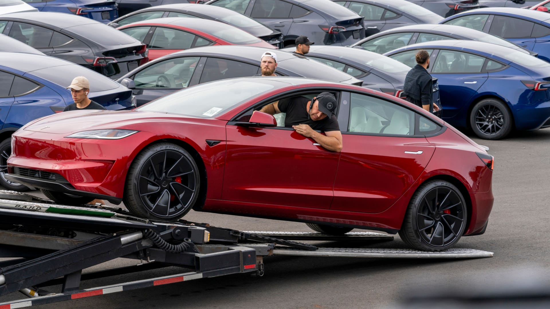 Cifras de entrega y producción de vehículos Tesla (TSLA) en el tercer trimestre de 2024