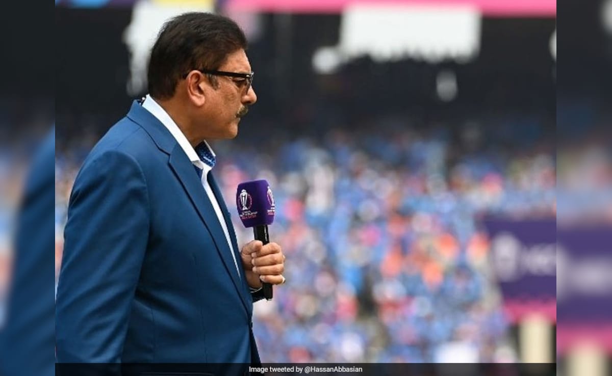 La pregunta "Nombre a un wicketkeeper que..." de Ravi Shastri resulta contraproducente y obtiene una respuesta épica de MS Dhoni