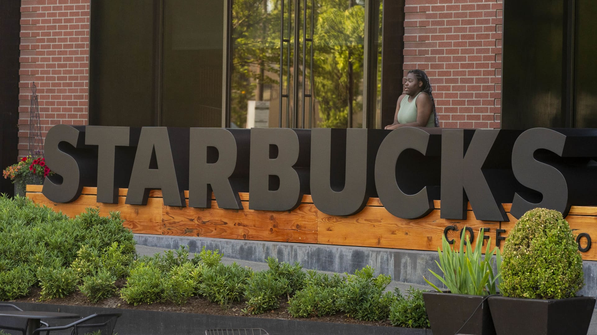 Las granjas de innovación de Starbucks ayudarán a proteger su café del clima