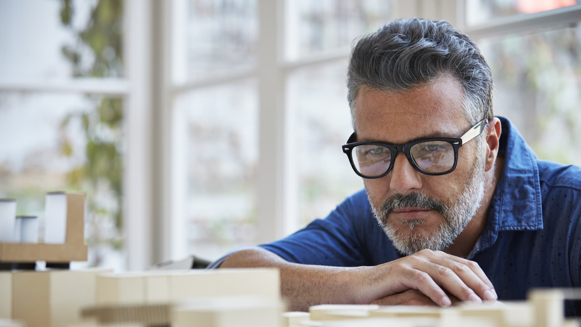 Cómo concentrarse en el trabajo cuando te sientes distraído