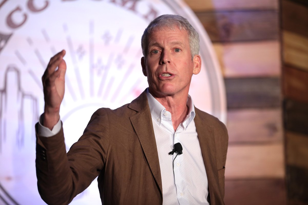 Chris Wright speaking with attendees at the American Conservation Coalition's 2023 Summit.