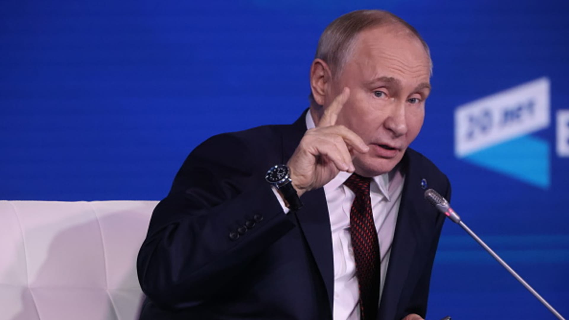 Las tensiones entre Rusia y Estados Unidos afectan a los mercados globales mientras Putin reduce el umbral para un ataque nuclear